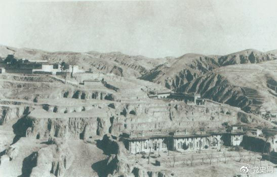 1947年12月25日至28日，中共中央在陜北米脂楊家溝召開擴(kuò)大會(huì)議（十二月會(huì)議）。圖為會(huì)議會(huì)址。