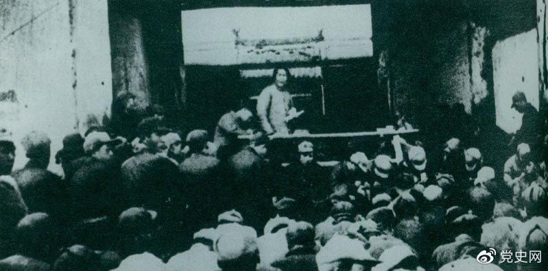 1935年12月27日，毛澤東在陜北瓦窯堡黨的活動(dòng)分子會(huì)議上作《論反對(duì)日本帝國(guó)主義的策略》報(bào)告。